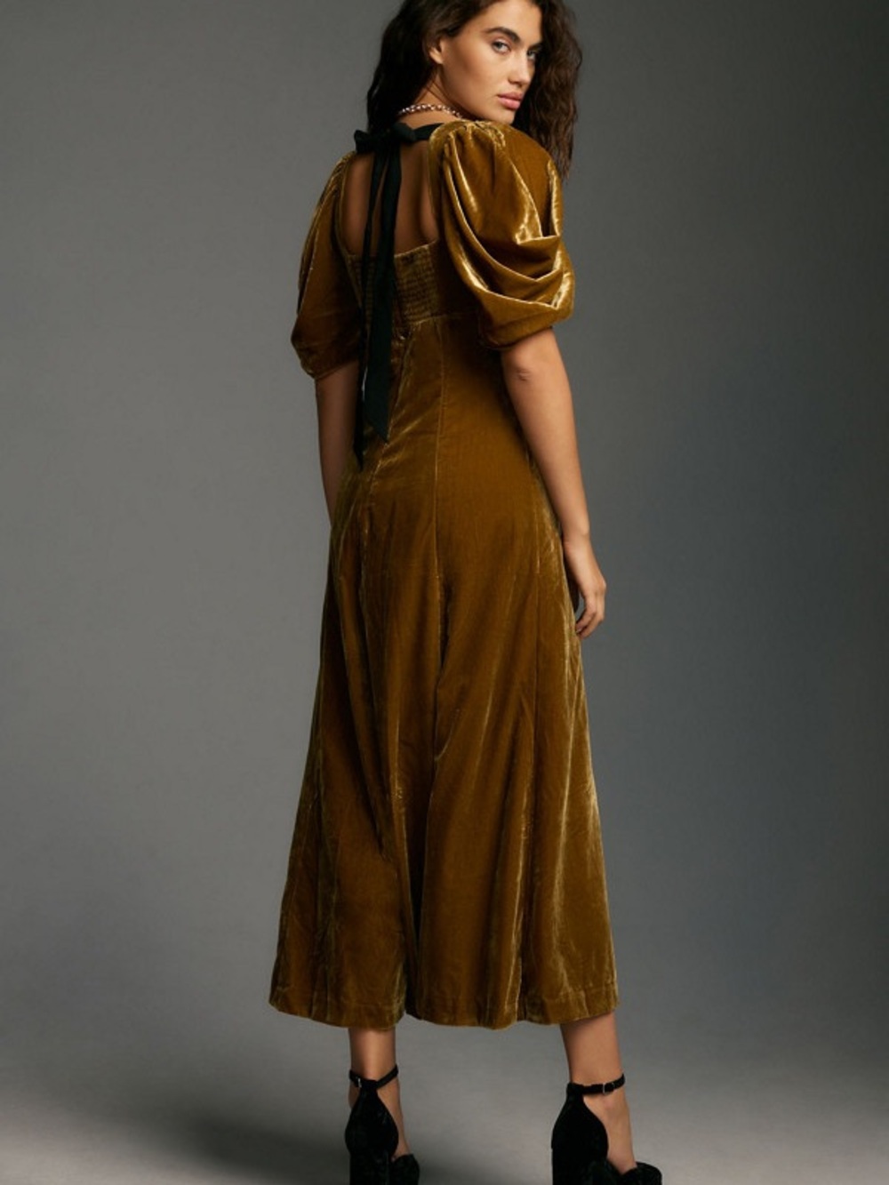 Anthropologie Short-Sleeve Square-Neck Velvet Midi Dress - Picture 2 of 11